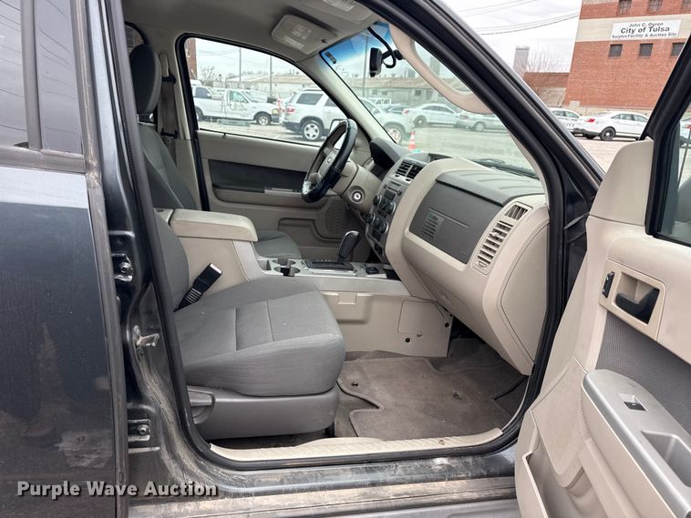 image for item FB8474 2009 Ford Escape Hybrid SUV