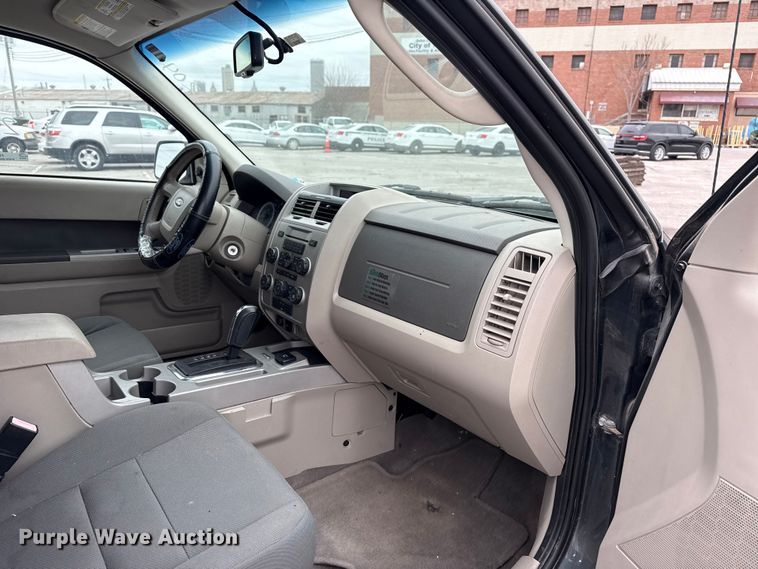 image for item FB8474 2009 Ford Escape Hybrid SUV