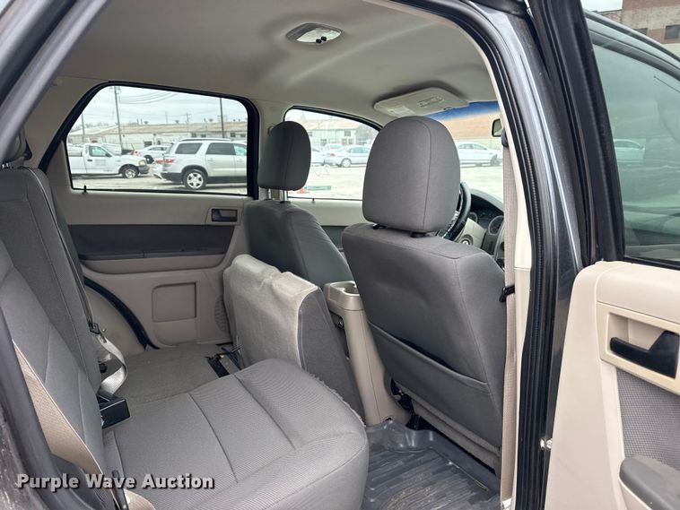 image for item FB8474 2009 Ford Escape Hybrid SUV