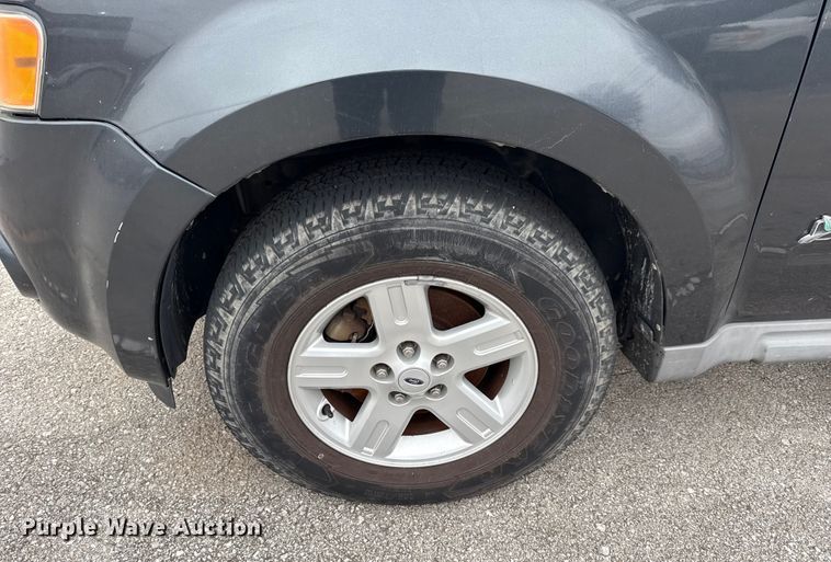 image for item FB8474 2009 Ford Escape Hybrid SUV