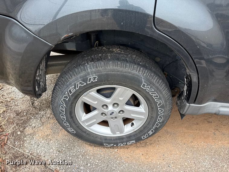 image for item FB8474 2009 Ford Escape Hybrid SUV