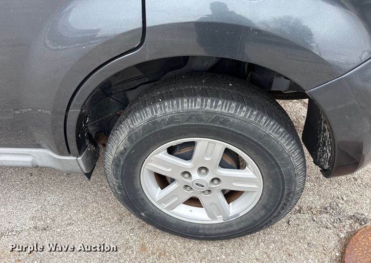 image for item FB8474 2009 Ford Escape Hybrid SUV