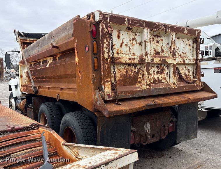 image for item FB8475 2009 International WorkStar 7400 dump truck