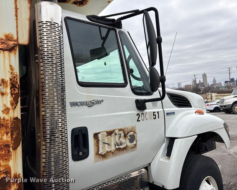 image for item FB8475 2009 International WorkStar 7400 dump truck