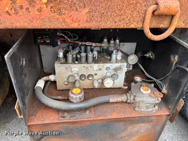 image for item FB8475 2009 International WorkStar 7400 dump truck