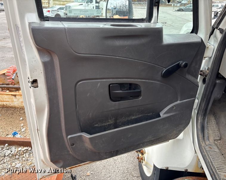 image for item FB8475 2009 International WorkStar 7400 dump truck