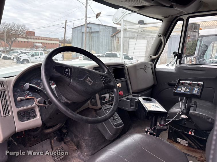 image for item FB8475 2009 International WorkStar 7400 dump truck