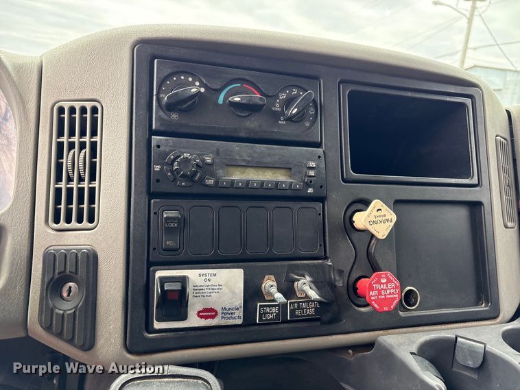 image for item FB8475 2009 International WorkStar 7400 dump truck