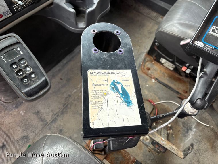 image for item FB8475 2009 International WorkStar 7400 dump truck