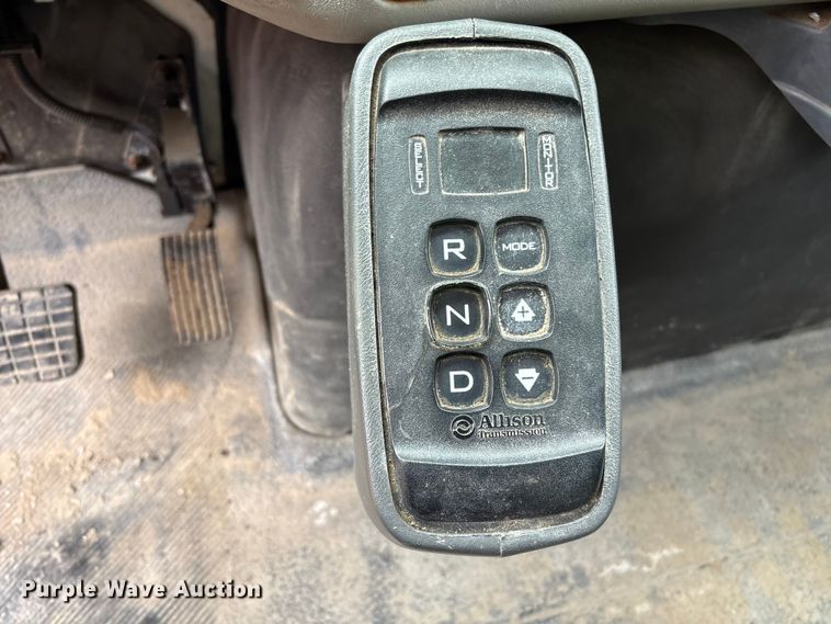 image for item FB8475 2009 International WorkStar 7400 dump truck