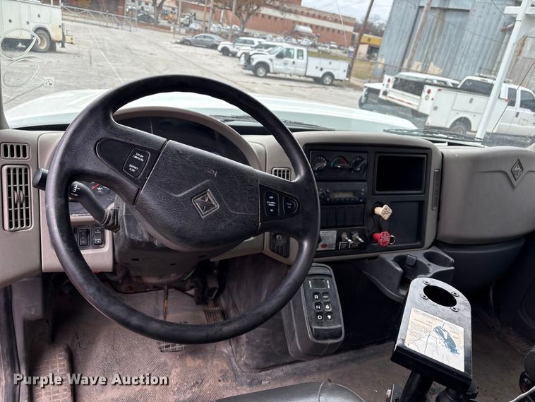 image for item FB8475 2009 International WorkStar 7400 dump truck