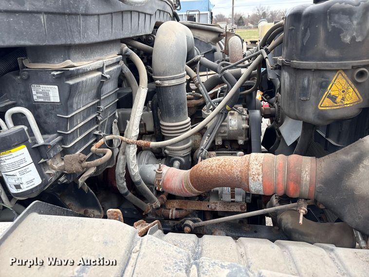 image for item FB8475 2009 International WorkStar 7400 dump truck