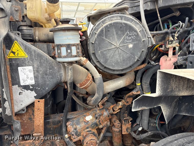 image for item FB8475 2009 International WorkStar 7400 dump truck