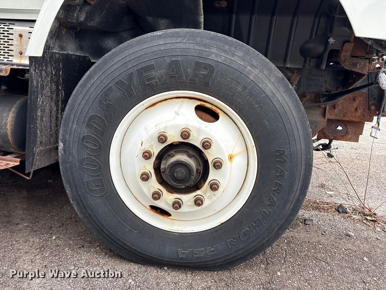 image for item FB8475 2009 International WorkStar 7400 dump truck