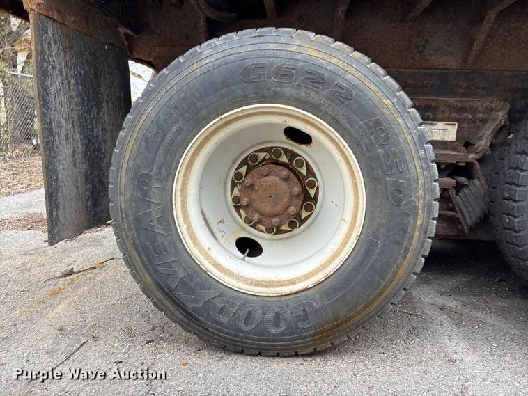 image for item FB8475 2009 International WorkStar 7400 dump truck