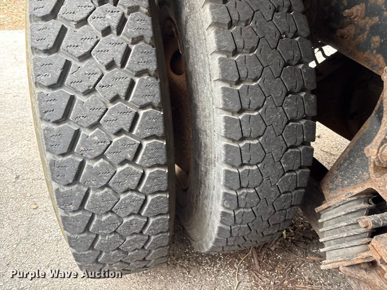 image for item FB8475 2009 International WorkStar 7400 dump truck