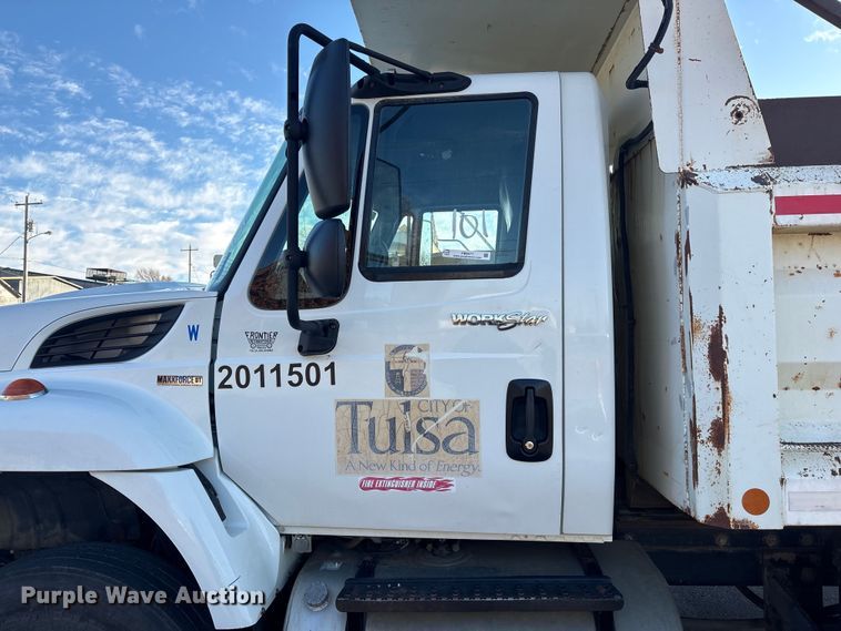 image for item FB8477 2011 International WorkStar 7400 dump truck