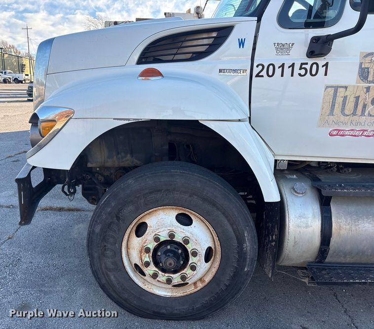 image for item FB8477 2011 International WorkStar 7400 dump truck