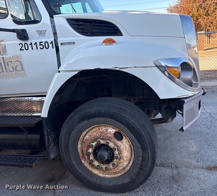 image for item FB8477 2011 International WorkStar 7400 dump truck