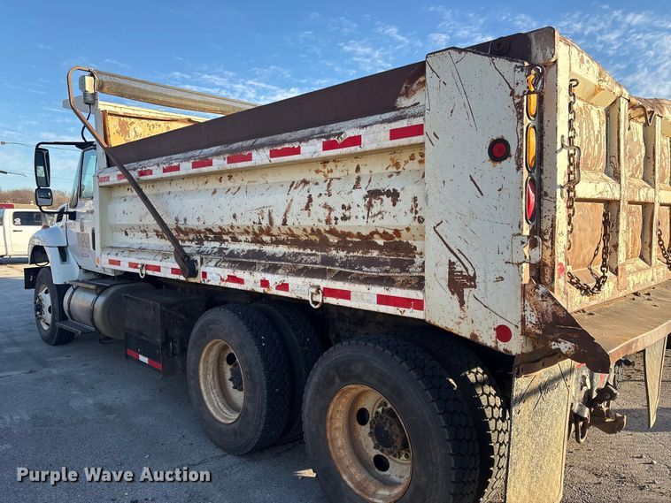image for item FB8477 2011 International WorkStar 7400 dump truck
