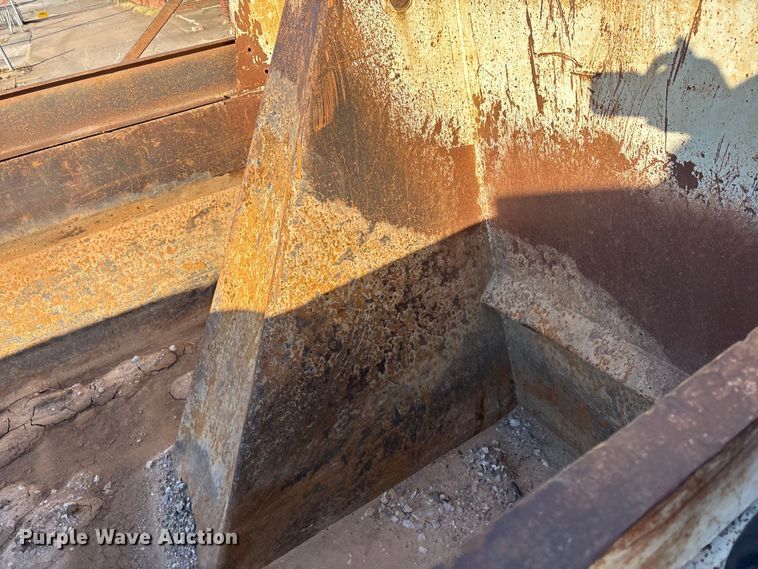 image for item FB8477 2011 International WorkStar 7400 dump truck