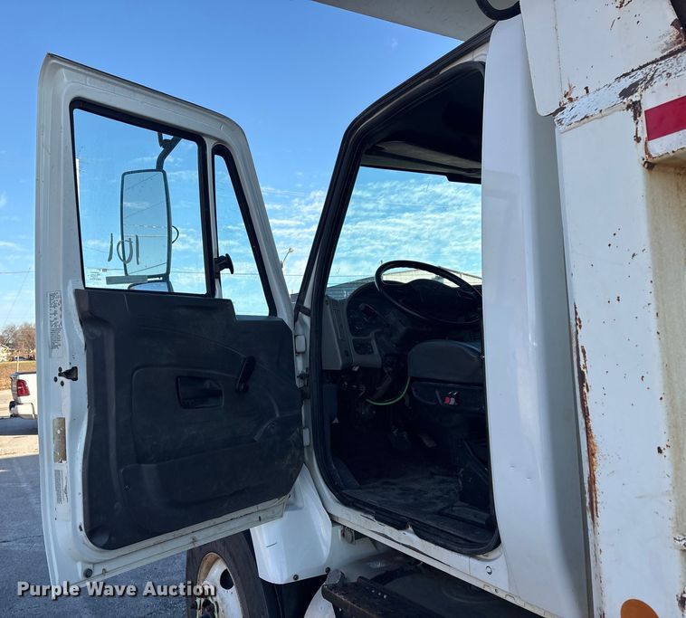 image for item FB8477 2011 International WorkStar 7400 dump truck