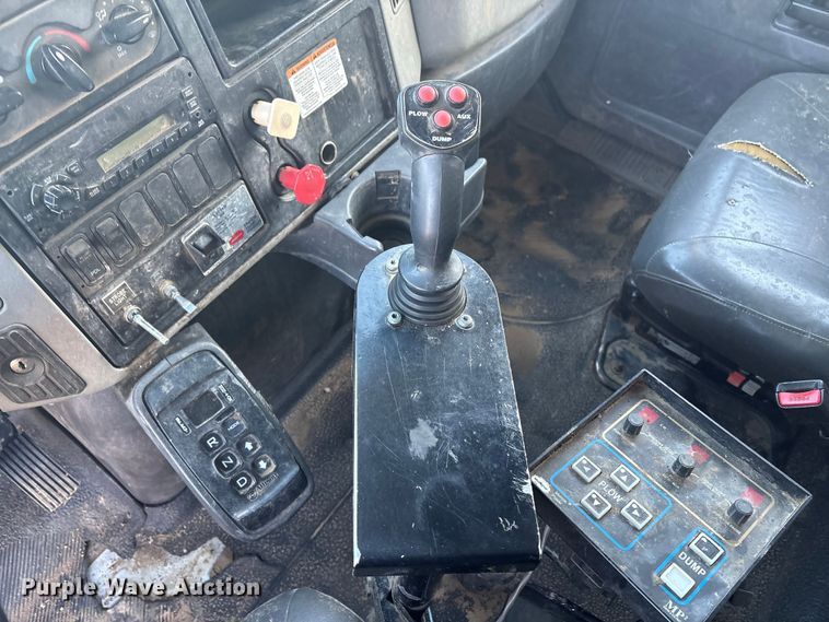 image for item FB8477 2011 International WorkStar 7400 dump truck