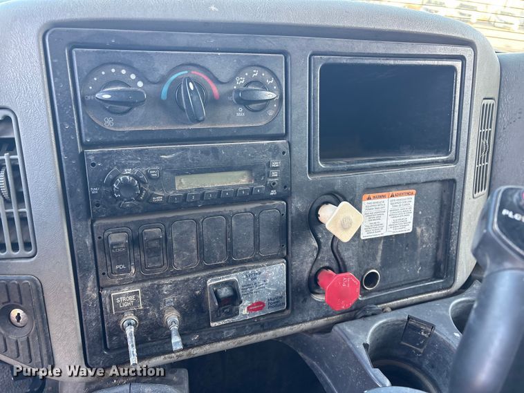 image for item FB8477 2011 International WorkStar 7400 dump truck