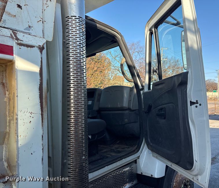 image for item FB8477 2011 International WorkStar 7400 dump truck