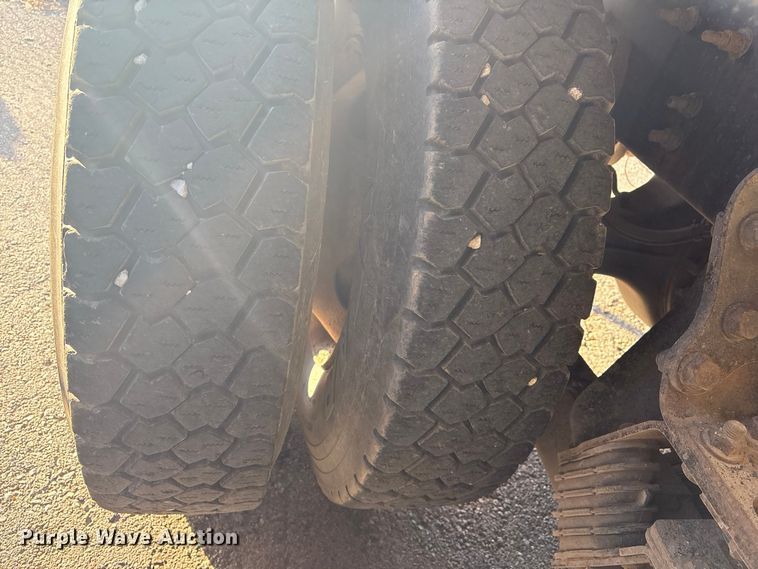 image for item FB8477 2011 International WorkStar 7400 dump truck