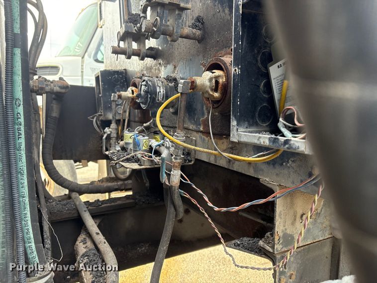 image for item FB8480 2002 International 4400 Pro patch Hot Box Truck for Asphalt