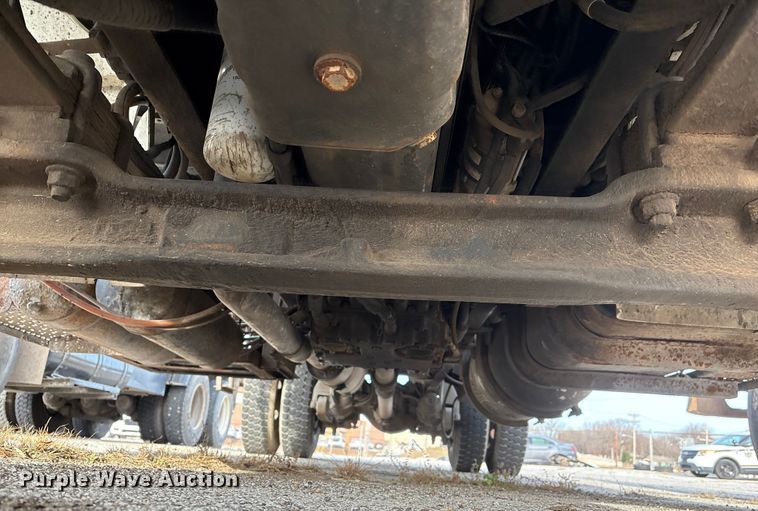 image for item FB8480 2002 International 4400 Pro patch Hot Box Truck for Asphalt