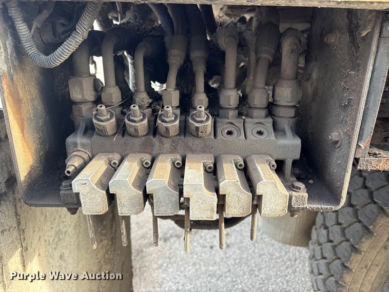 image for item FB8480 2002 International 4400 Pro patch Hot Box Truck for Asphalt