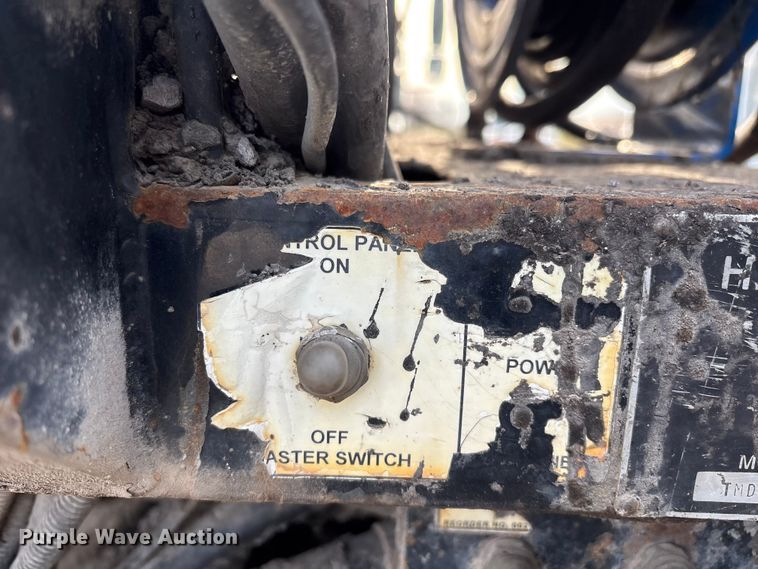 image for item FB8480 2002 International 4400 Pro patch Hot Box Truck for Asphalt