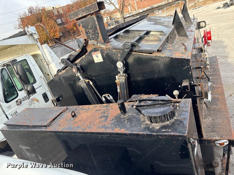 image for item FB8480 2002 International 4400 Pro patch Hot Box Truck for Asphalt