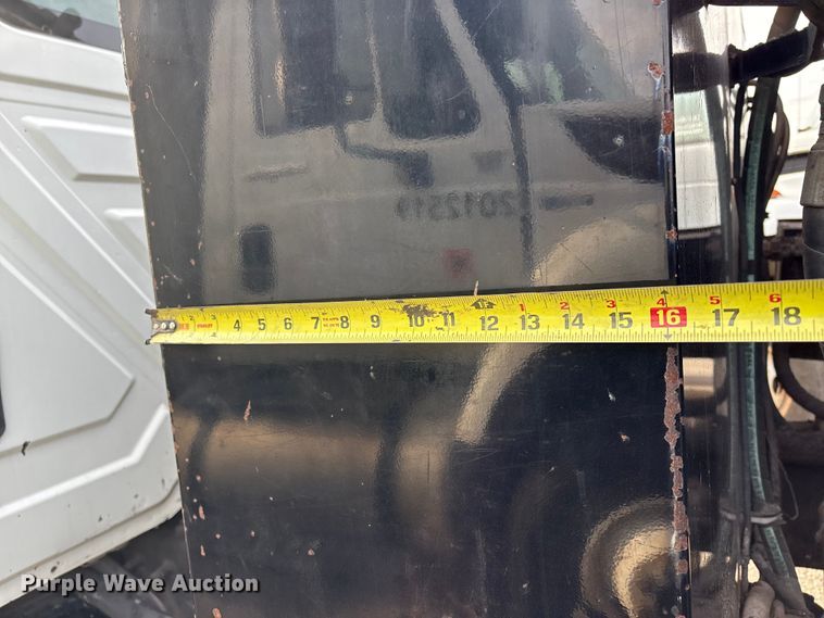 image for item FB8480 2002 International 4400 Pro patch Hot Box Truck for Asphalt