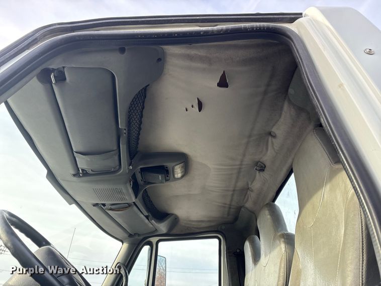 image for item FB8480 2002 International 4400 Pro patch Hot Box Truck for Asphalt