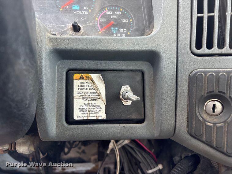 image for item FB8480 2002 International 4400 Pro patch Hot Box Truck for Asphalt