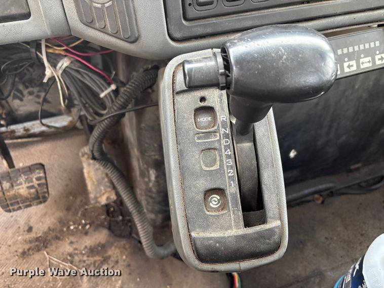 image for item FB8480 2002 International 4400 Pro patch Hot Box Truck for Asphalt