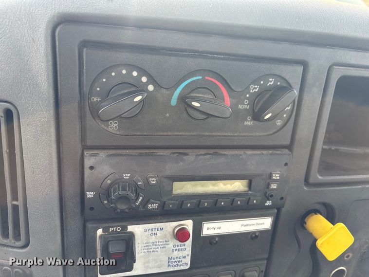 image for item FB8480 2002 International 4400 Pro patch Hot Box Truck for Asphalt