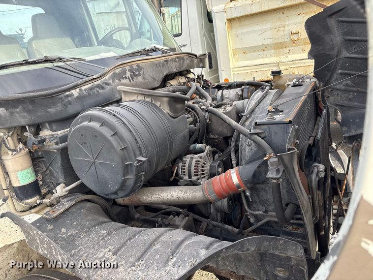 image for item FB8480 2002 International 4400 Pro patch Hot Box Truck for Asphalt