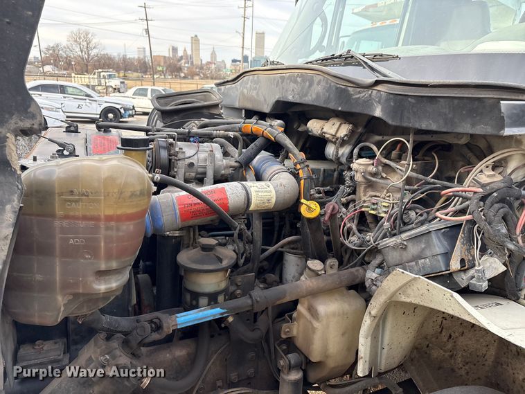 image for item FB8480 2002 International 4400 Pro patch Hot Box Truck for Asphalt