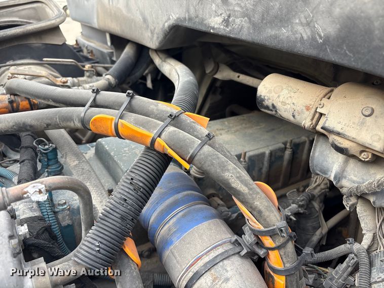 image for item FB8480 2002 International 4400 Pro patch Hot Box Truck for Asphalt