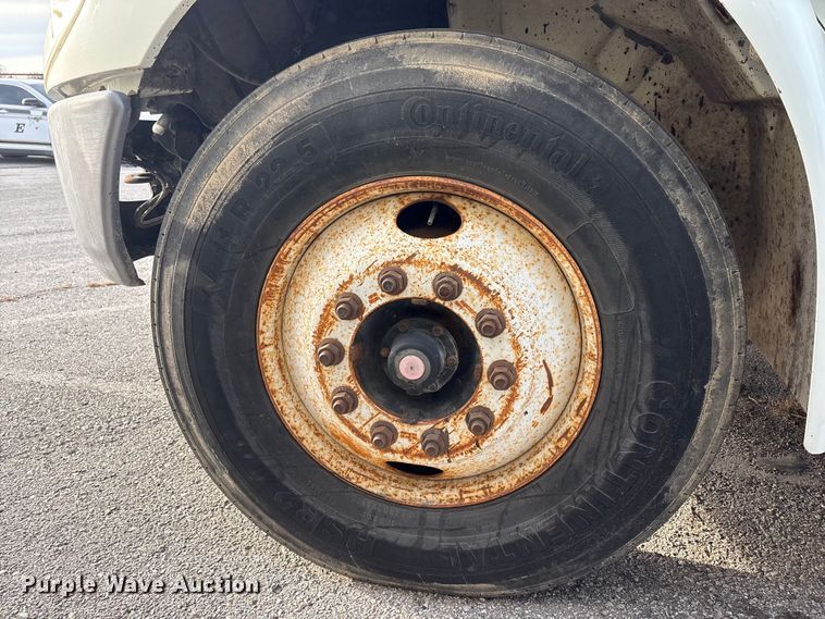 image for item FB8480 2002 International 4400 Pro patch Hot Box Truck for Asphalt