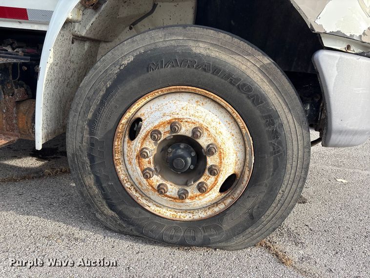 image for item FB8480 2002 International 4400 Pro patch Hot Box Truck for Asphalt