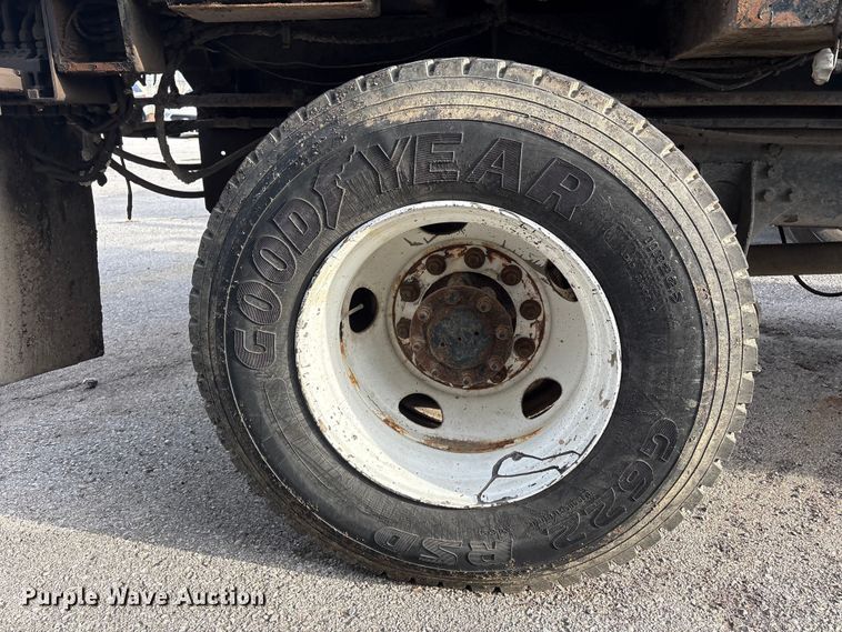 image for item FB8480 2002 International 4400 Pro patch Hot Box Truck for Asphalt