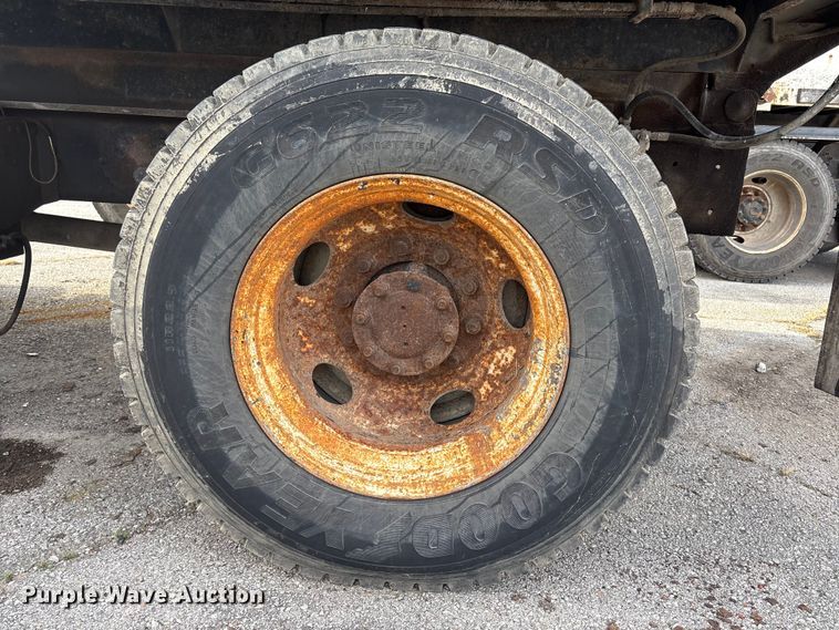 image for item FB8480 2002 International 4400 Pro patch Hot Box Truck for Asphalt