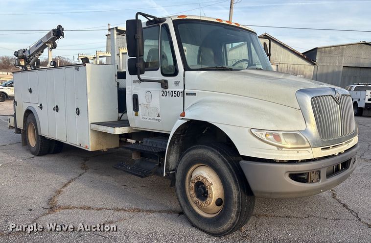 image for item FB8483 2010 International 7400 Service Truck