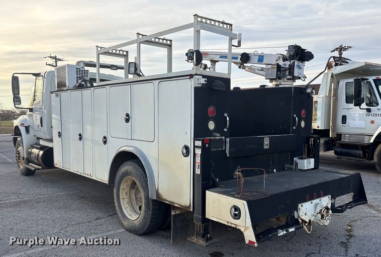 image for item FB8483 2010 International 7400 Service Truck