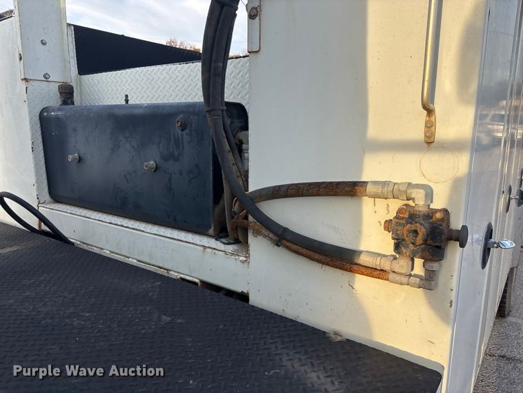 image for item FB8483 2010 International 7400 Service Truck